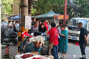 ? Tiến lên, Tiểu Bảo! Los Angeles tia lửa quan tuyên giao dịch đạt được Lý Nguyệt Nhữ: Hoan nghênh đi vào Lạc Thành!